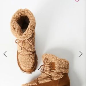 Shoe Dazzle Cozy Tan Shearling Women's Boots